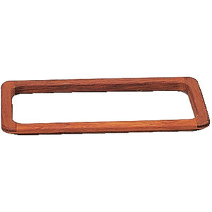 Roca Schwalbennestrahmen aus Teak – elegante Einfassung für Staufächer an Bord