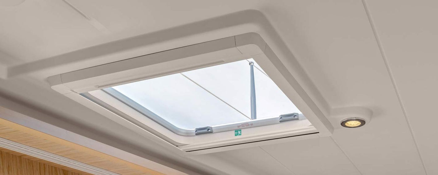 Oceanair Skyscreen Roller Surface 2 – 2-in-1 Verdunkelungsrollo mit Fliegengitter für Decksluken