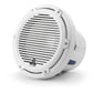 JL Audio M6 Marine-Subwoofer – sattes Bass-Fundament für die Yacht, mit weißem Sport-Grill