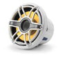 JL Audio M6 Marine-Subwoofer – sattes Bass-Fundament für die Yacht, mit weißem Sport-Grill