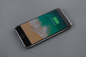 Scanstrut Ladegerät Sub SC-CW-07F zum bündigen Einbau für kabelloses Laden von Smartphones 10-30V Eingang 2A 10W Ausgang 10W wasserdicht nach IPX6